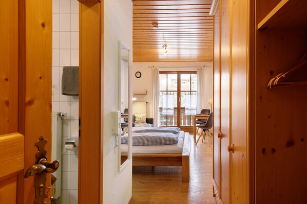 1 bedroom, free WiFi, bed sheets