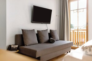 Fernseher, Tischtennisplatte