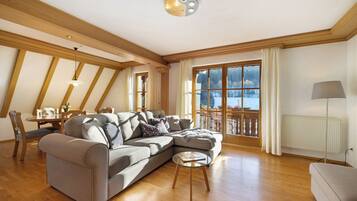 Fernseher, Tischtennisplatte