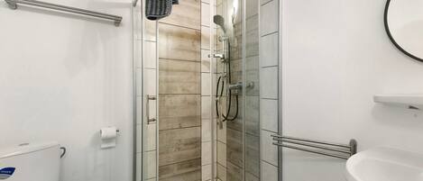 Shower, towels