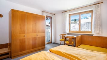 1 bedroom, free WiFi, bed sheets