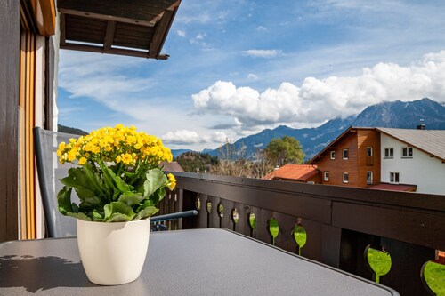 Ferienwohnung Rubihorn" mit Bergblick, Balkon und Wi-Fi