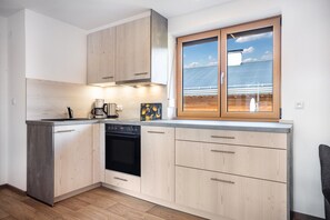 Kühlschrank, Ofen, Herdplatte, Geschirrspüler