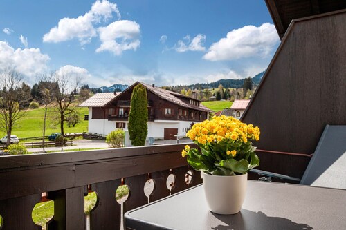 Ferienwohnung Rubihorn" mit Bergblick, Balkon und Wi-Fi
