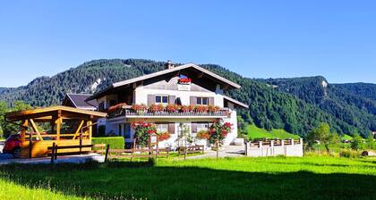 Apartment Nebelhorn with Mountain View, Balcony and Wi-Fi