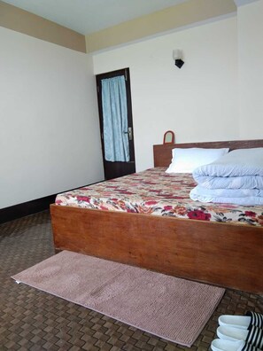 Standard Double Room, Balcony, Mountain View