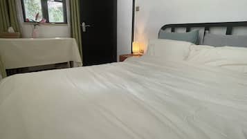 2 quartos, escrivaninha, Wi-Fi, roupa de cama