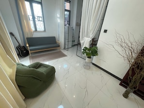 Interior -
3-minutes to the heart of Guangzhou’s culture, shopping, and dining scene (Guang Zhou)