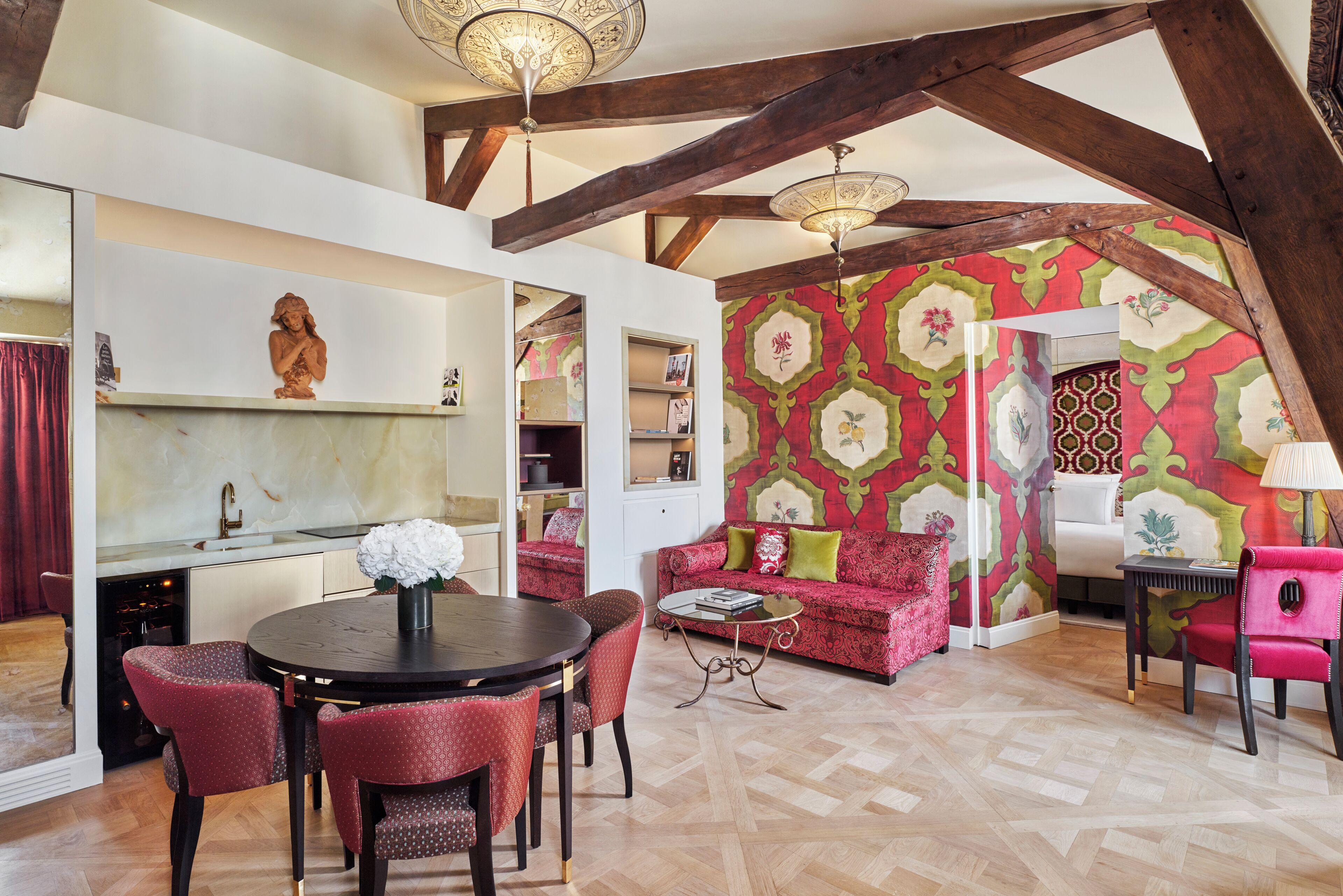 Superior Suite, 1 King Bed, City View (Grand Apartment) | Courtyard view