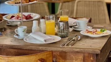 Free daily full breakfast