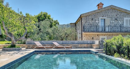 Spacious Villa Olive Grove with private Pool