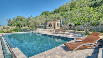 Piscine extérieure