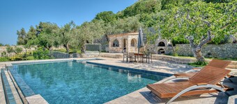 Spacious Villa Olive Grove with private Pool