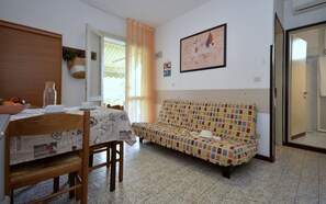 TV - Adorable apartment with outdoor pool (Bibione)