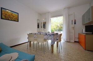 Dining - Cozy house with pool and garden - Beahost (Bibione)