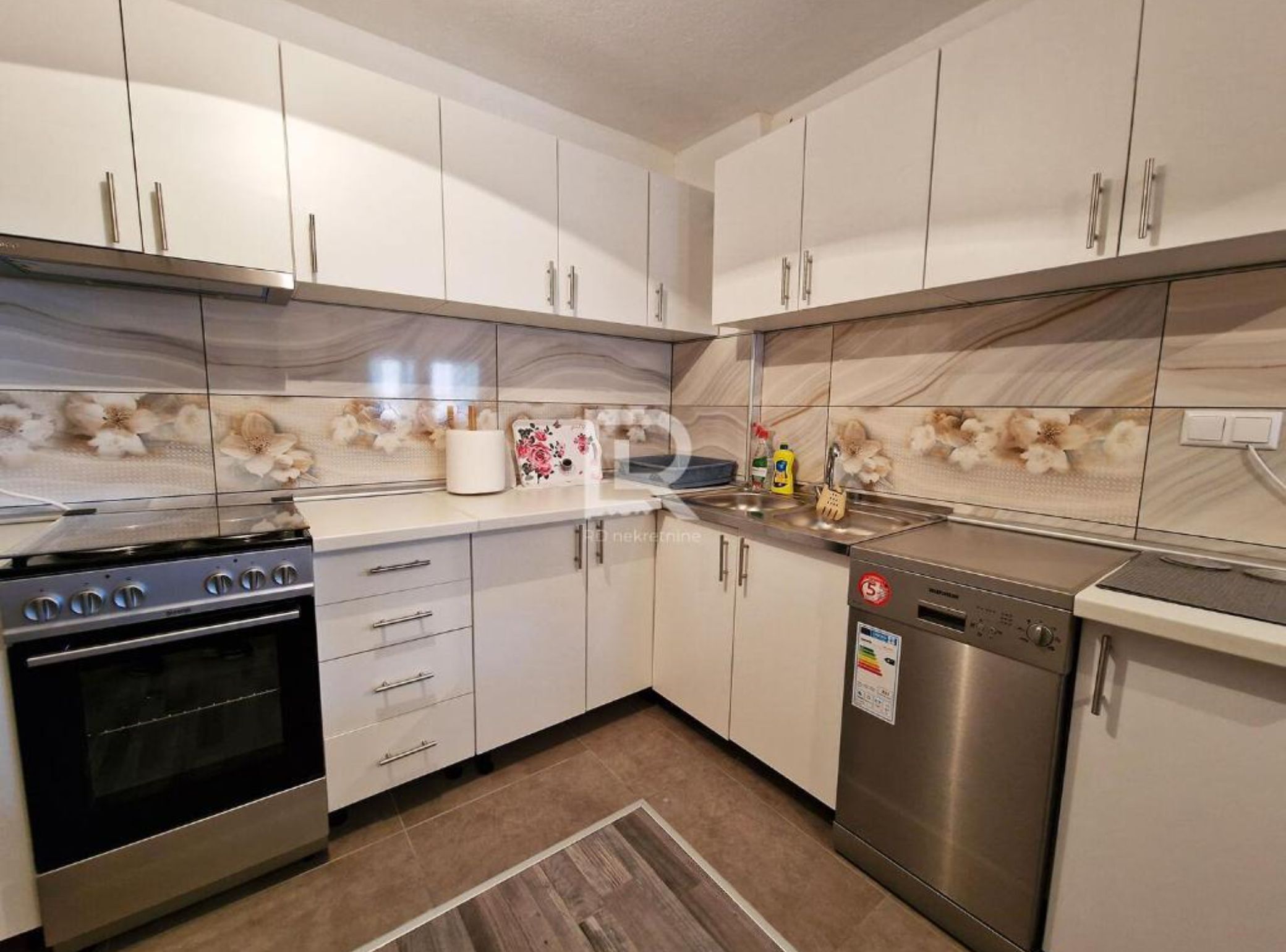 Vila (Two Bedroom Villa with Balcony and Pa) | Cozinha privada | Geladeira