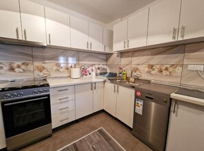 Villa (Two Bedroom Villa with Balcony and Pa) | Private kitchen