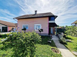 Villa (Two Bedroom Villa with Balcony and Pa) | Exterior - Villa Dalmacija (Prijedor)