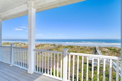 Oceanfront Family Escape! Two Balconies, Private Boardwalk to Beach, Hot Tub! $300 in Free Tickets!