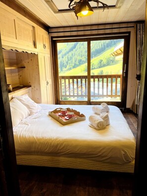 3 sovrum, skrivbord, strykjärn/strykbräda och wi-fi