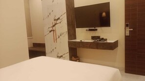 1 Schlafzimmer, Schreibtisch, laptopgeeigneter Arbeitsplatz