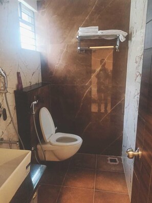 Dusche, Handtücher, Seife, Shampoo