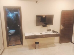 Habitacions insonoritzades, planxa i posts de planxar i wifi gratuïta 