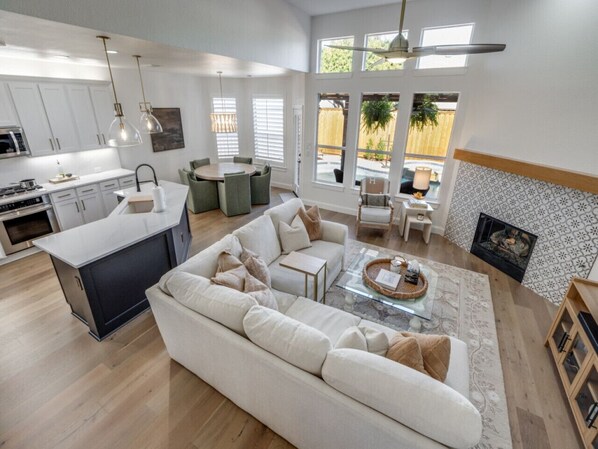 TV connectée, cheminée