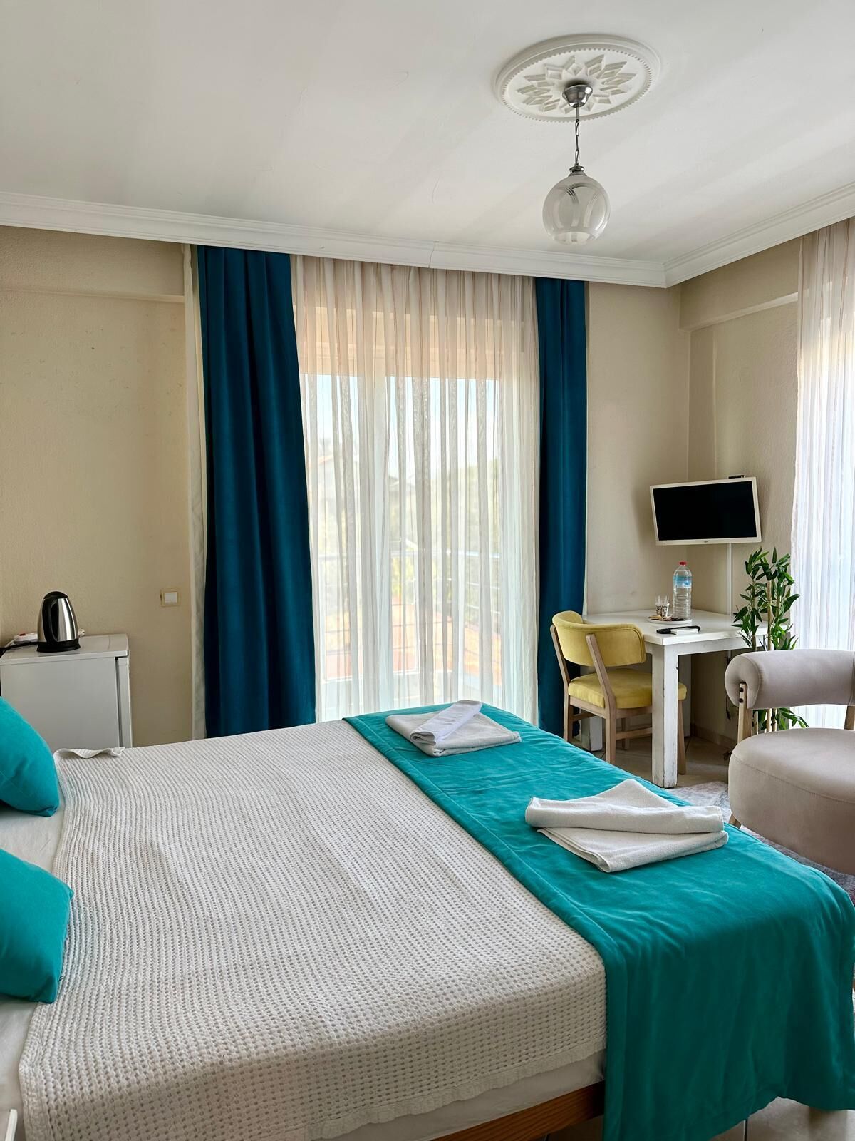 Standard Twin Room | Desk, laptop workspace, free WiFi, bed sheets