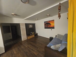 Smart TV, fireplace, books - House AS MOON with pool (Split)