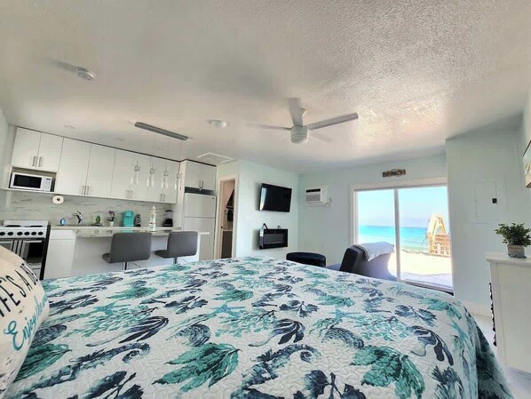 Iron/ironing board, free WiFi, bed sheets - Tuscany Sun: Breaking Dawn Oceanfront Studio (Melbourne Beach)