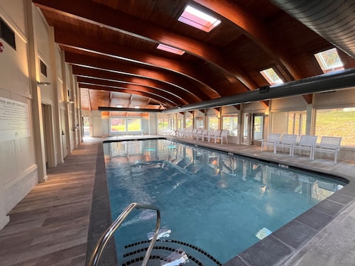 Seasons ski on/off at Mount Snow