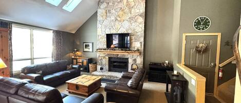 Smart-tv en een open haard