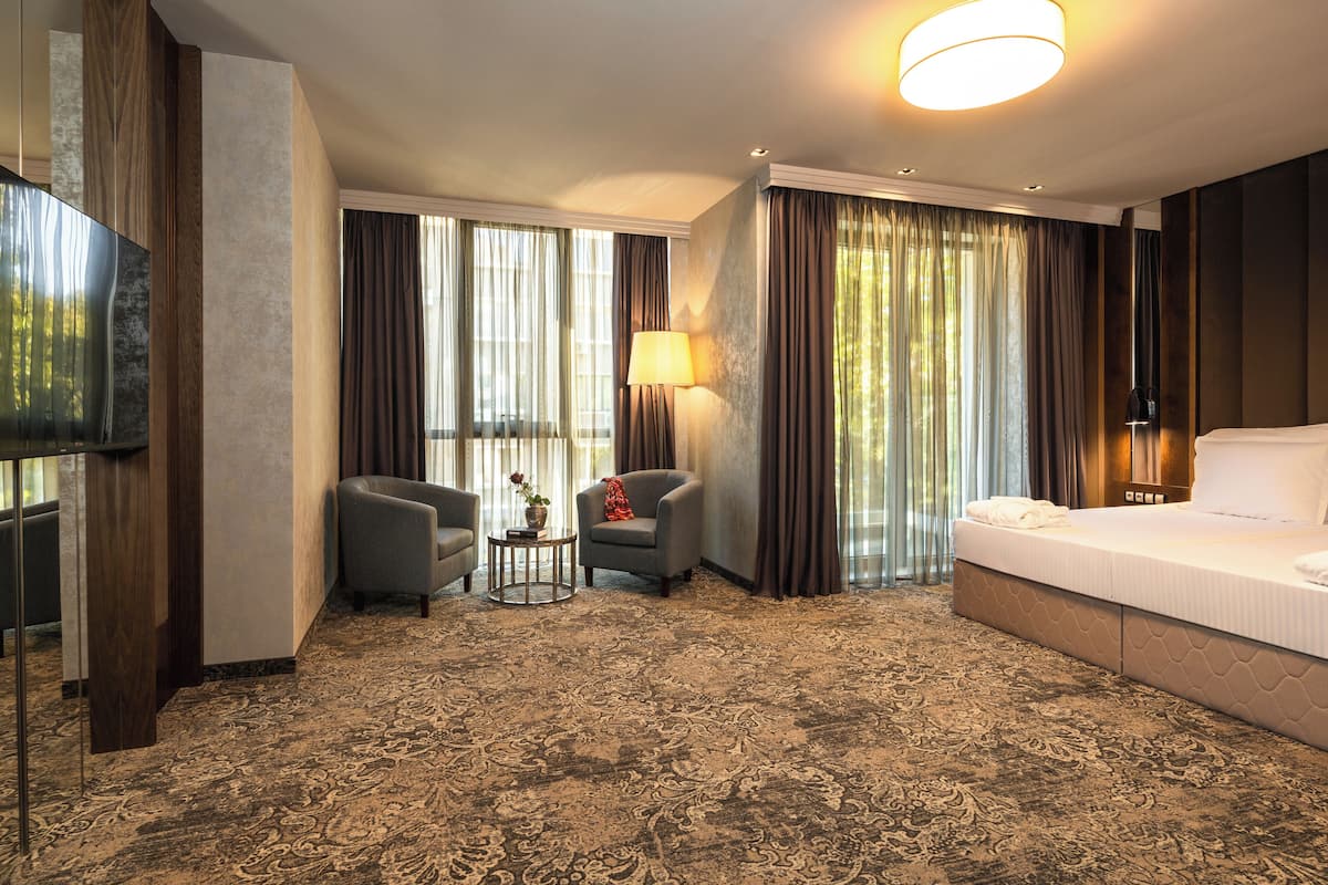 Executive Double Room, City View | Premium bedding, memory foam beds, minibar, in-room safe