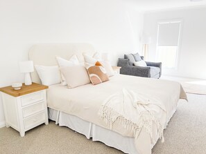 5 bedrooms, iron/ironing board, free WiFi, bed sheets
