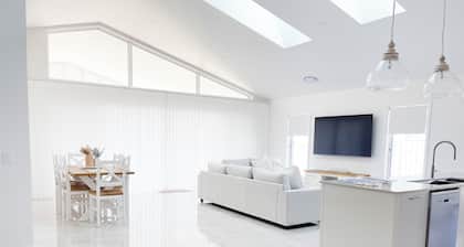 Welcome to your modern retreat in the family-friendly Gobbagombalin Estate.