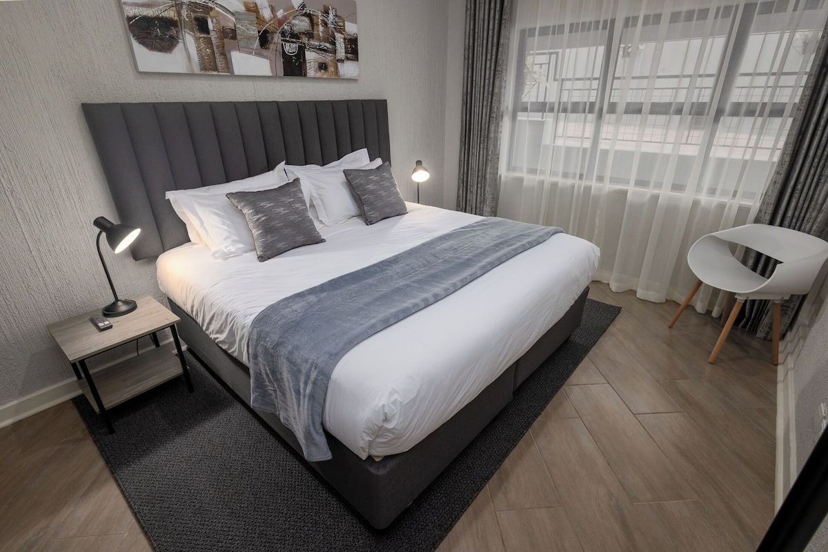 1 bedroom, in-room safe, iron/ironing board, free WiFi