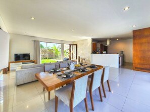 Dining room - Villa Abigail Seminyak by Nagisa Bali (Kerobokan)