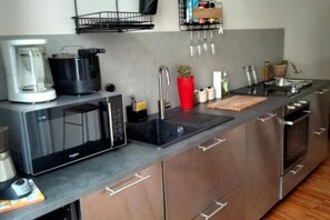 Fridge, microwave, oven, stovetop