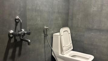 Chambre Double Classique, vue ville | Salle de bain