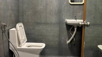Doppia Deluxe, vista città | Bagno