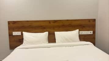 Deluxe Double Room, City View | Free WiFi, bed sheets