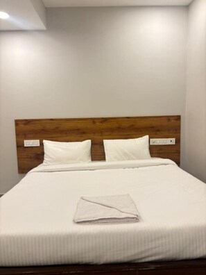 Deluxe Double Room, City View