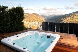 Outdoor spa tub - Chalet La Louvière - Sauna - Spa (LA BRESSE)