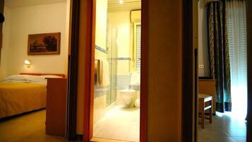 Camera, 2 camere da letto | Wi-Fi gratuito, lenzuola