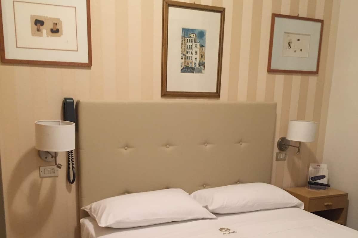 免费 WiFi、床单