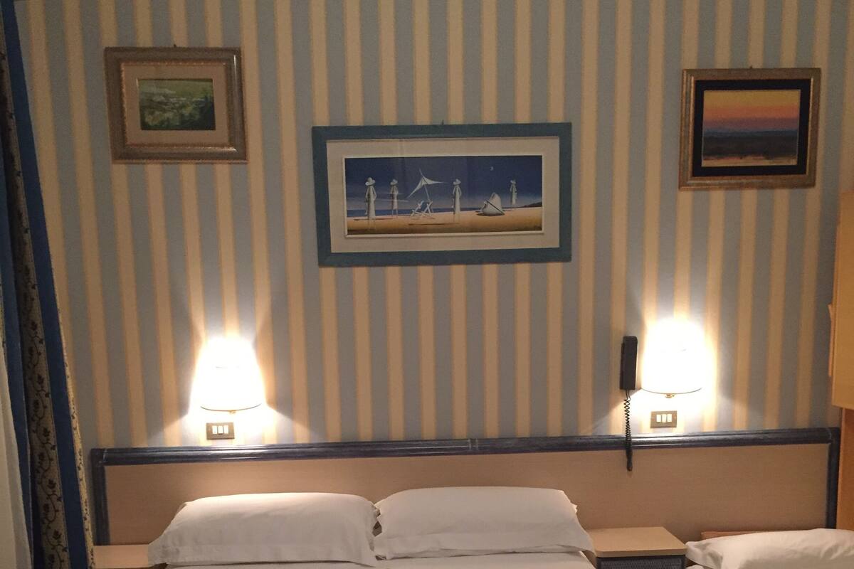 免费 WiFi、床单