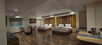โรงแรม ELARA