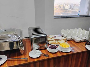 Free daily buffet breakfast