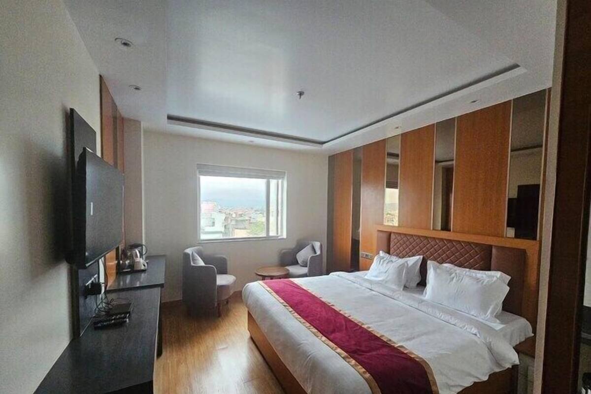 Deluxe Room, 1 Bedroom | Egyptian cotton sheets, premium bedding, laptop workspace, soundproofing